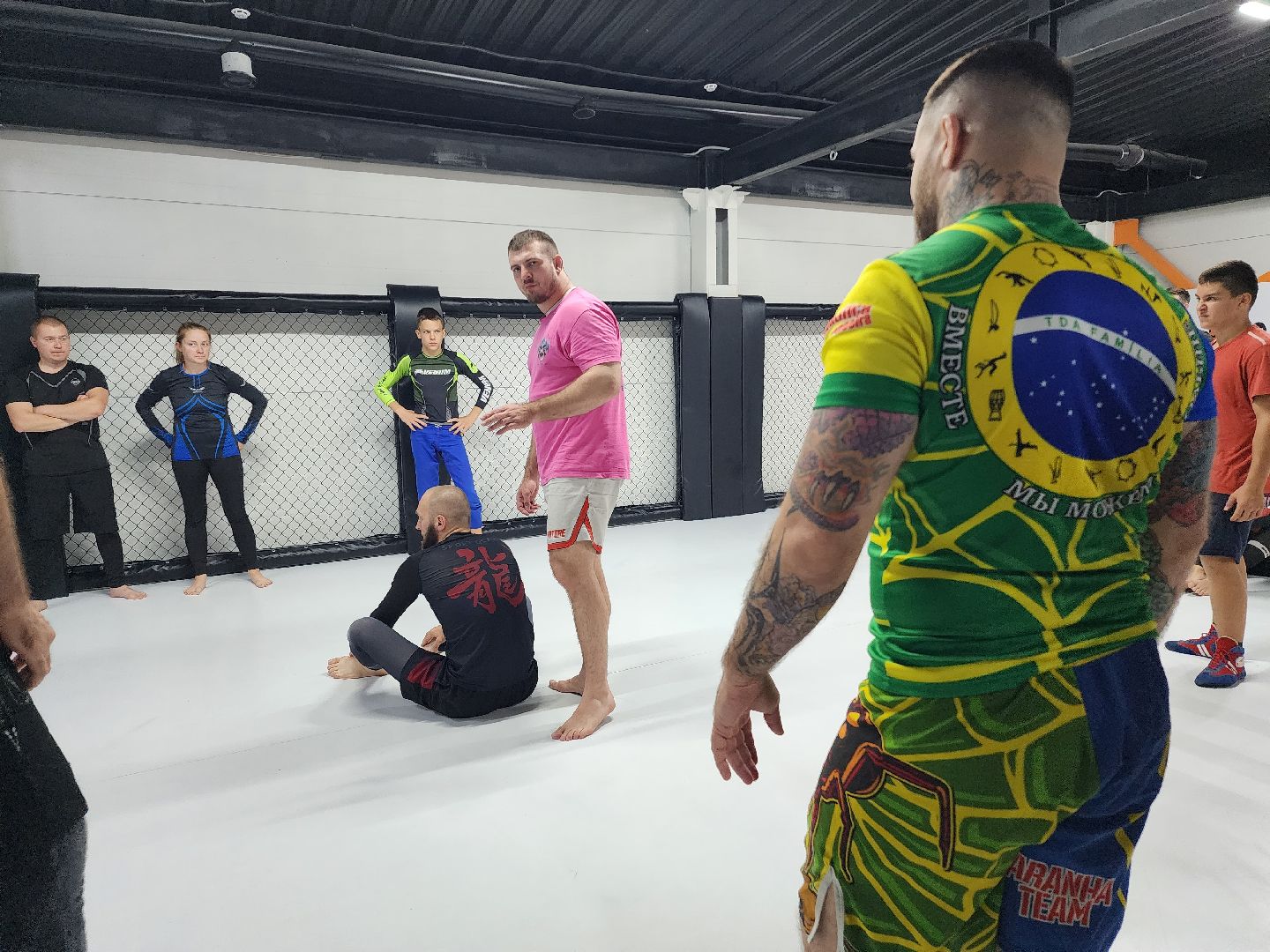грэпплинг, единоборства, организационный сбор, Спортивный клуб, подмосковье, Домодедово, СК Пересвет, посылка в СВО, бойцам, 234 полк, Тренер, спорт в подмосковье, джиу-джитсу, Удушающий прием, Посылки бойцам, гуманитарный сбор, Татами, мастер класс, Мастер спорта, чемпион мира, Чемпион России, Ильяс Сулейманов,