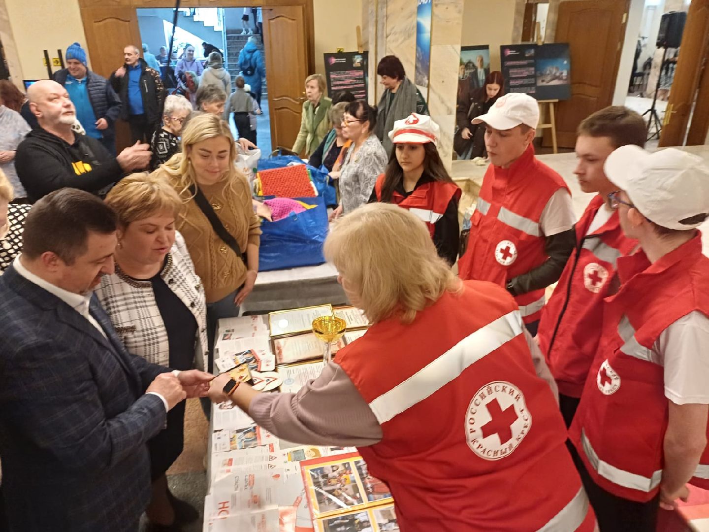 долгопрудный, волонтеры, многодетные семьи, сво, окопные свечи,