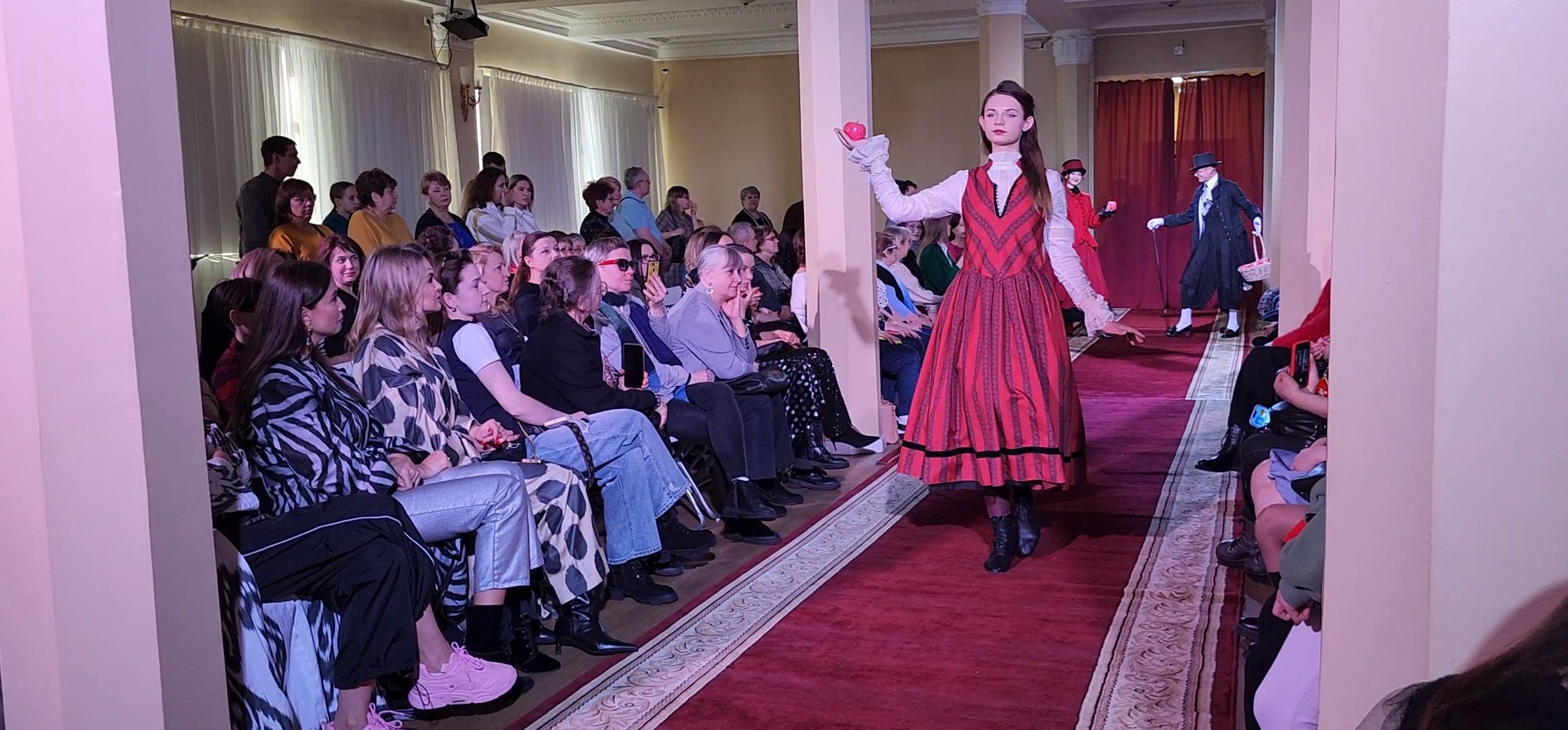 Коломна, показ мод, неделя моды,