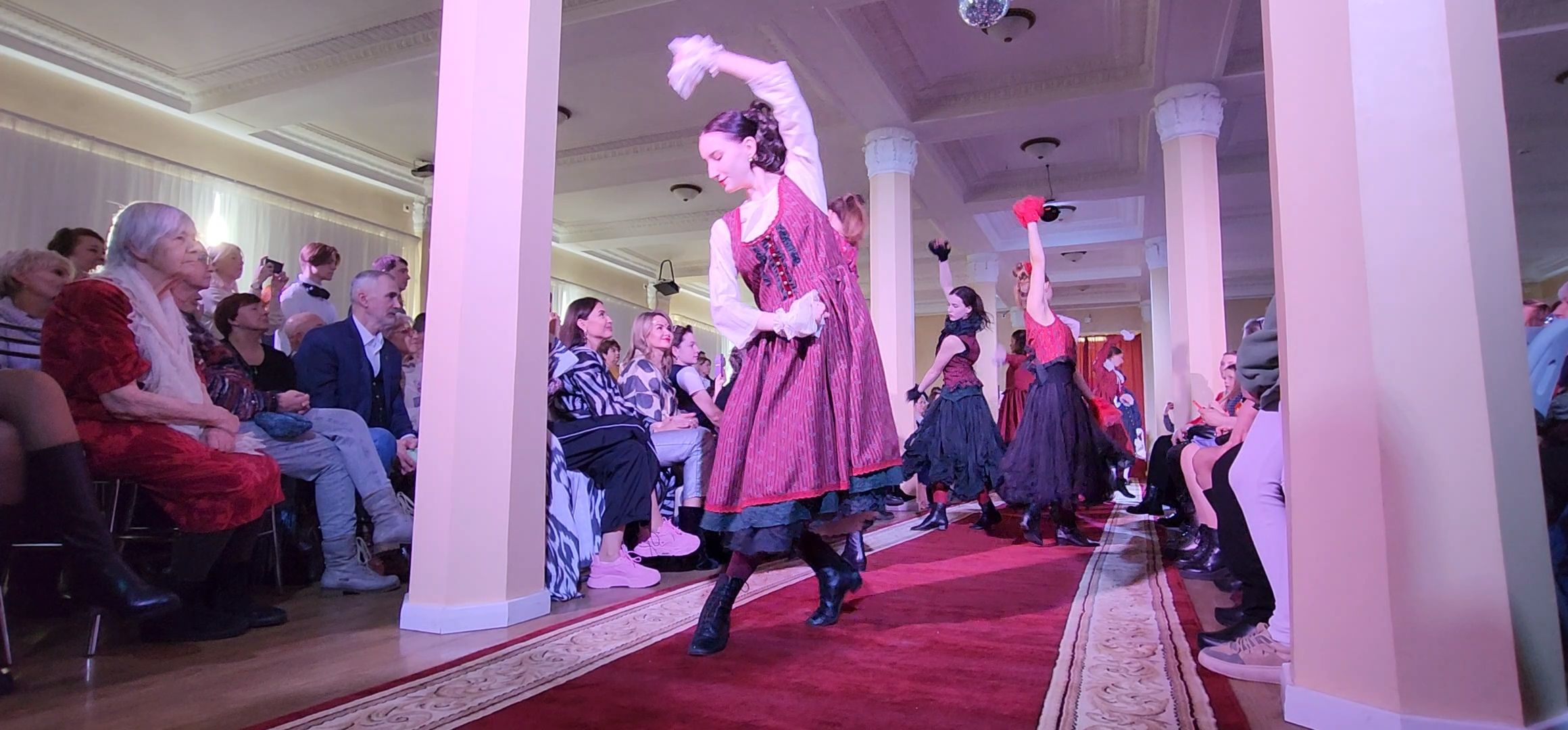 Коломна, показ мод, неделя моды,