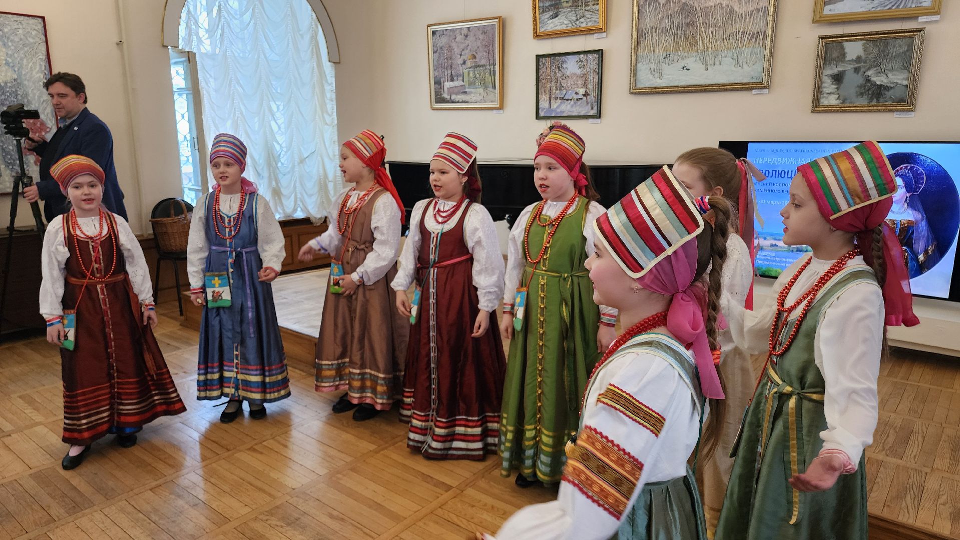 кашира, краеведческий музей, среднее поочье, каменный век, эволюция моды, выставка, народный костюм, реконструкция,