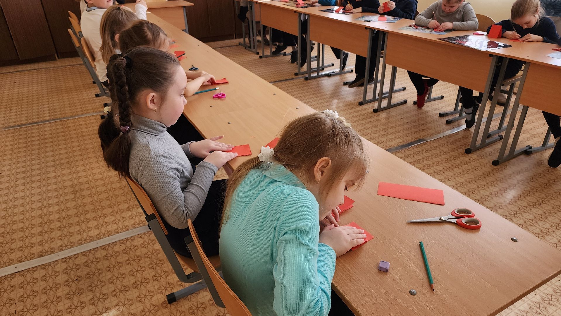 кашира, школа современного дизайна, цдо, конкурс науки и творчества, мельница, картон, бумага, юный дизайнер,