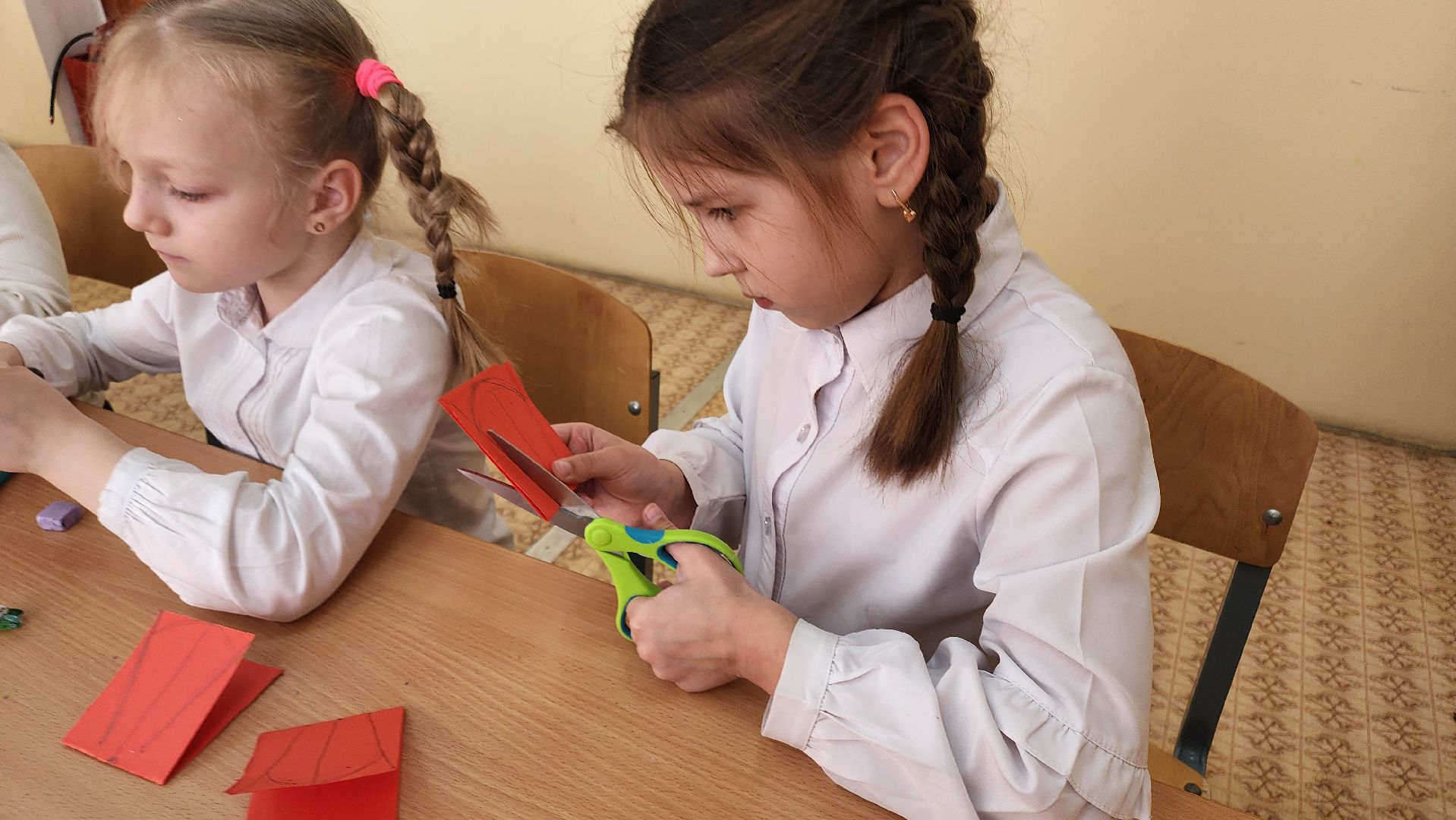 кашира, школа современного дизайна, цдо, конкурс науки и творчества, мельница, картон, бумага, юный дизайнер,