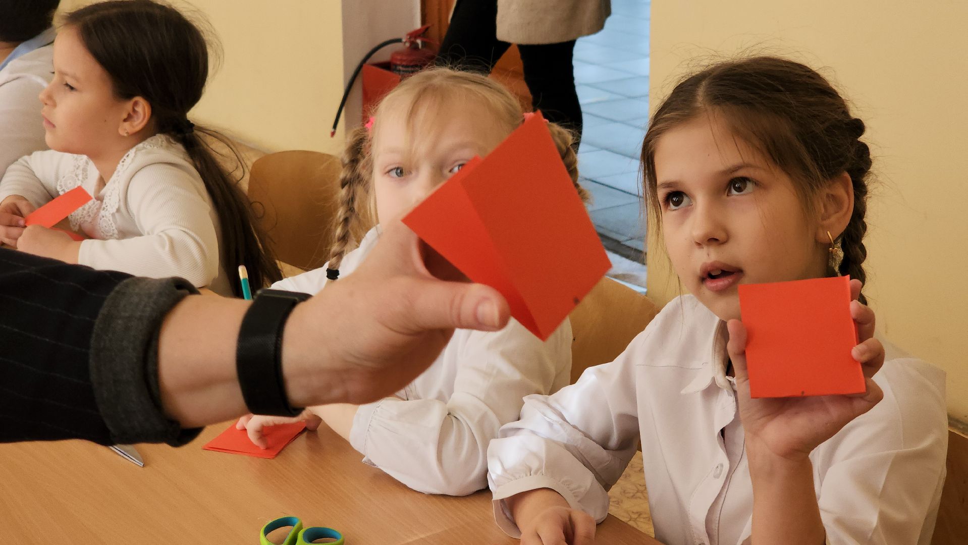 кашира, школа современного дизайна, цдо, конкурс науки и творчества, мельница, картон, бумага, юный дизайнер,