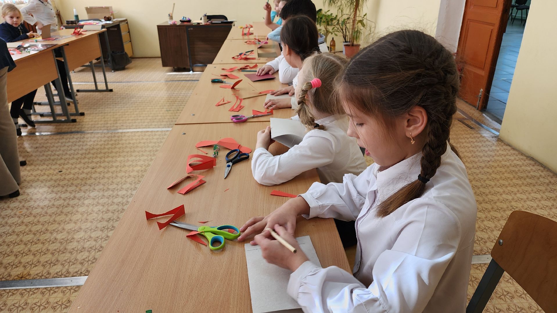 кашира, школа современного дизайна, цдо, конкурс науки и творчества, мельница, картон, бумага, юный дизайнер,