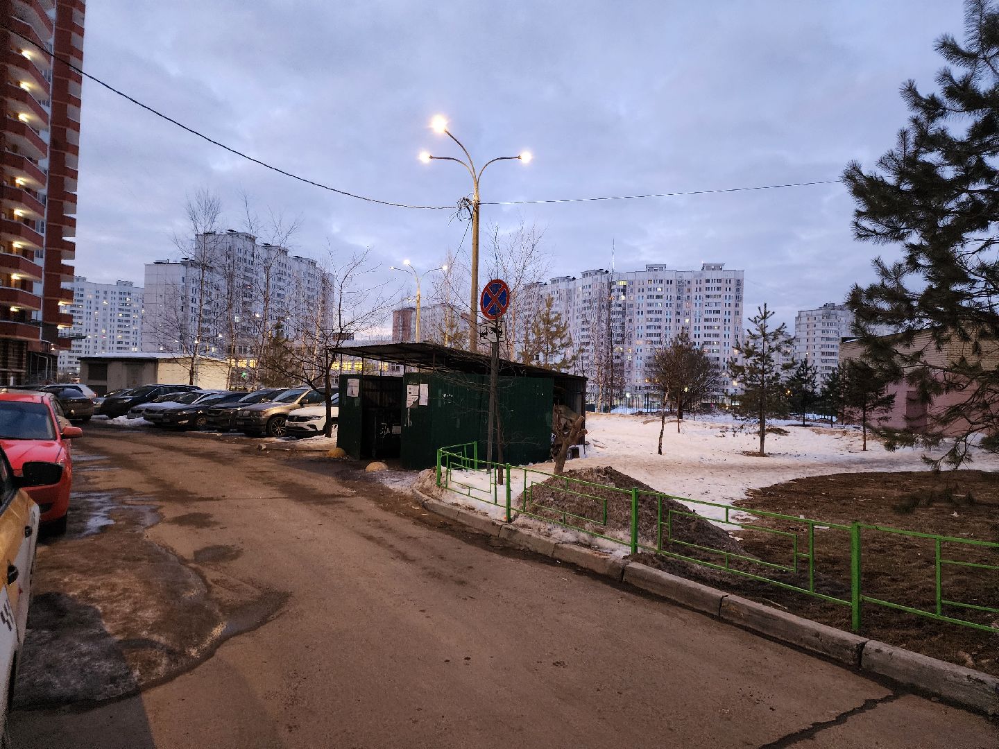 Подольск, контейнерная площадка, остановка запрещена, запаркованность,