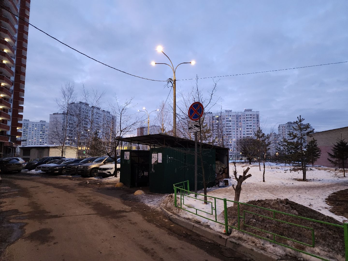 Подольск, контейнерная площадка, остановка запрещена, запаркованность,