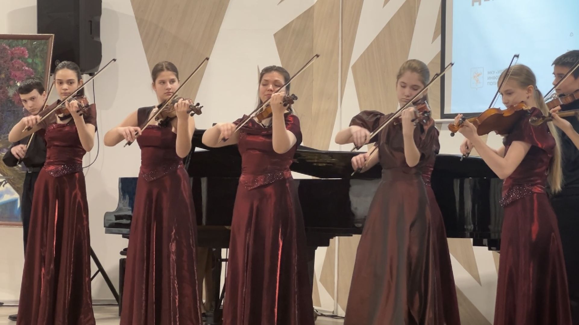 химки, культура, выставка, фотопроект, 8 марта,