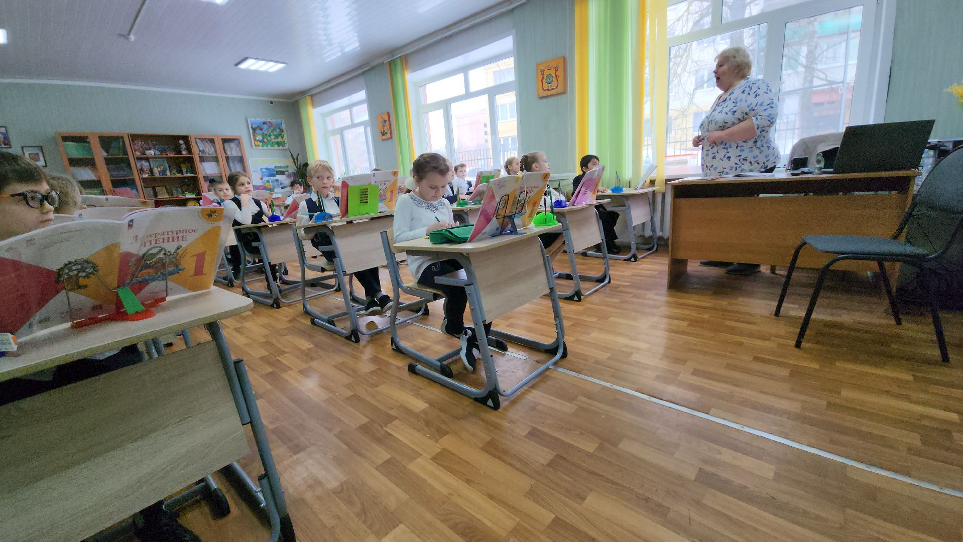 серпухов, школа 5, улица чернышевского, школьная мебель, спонсор,