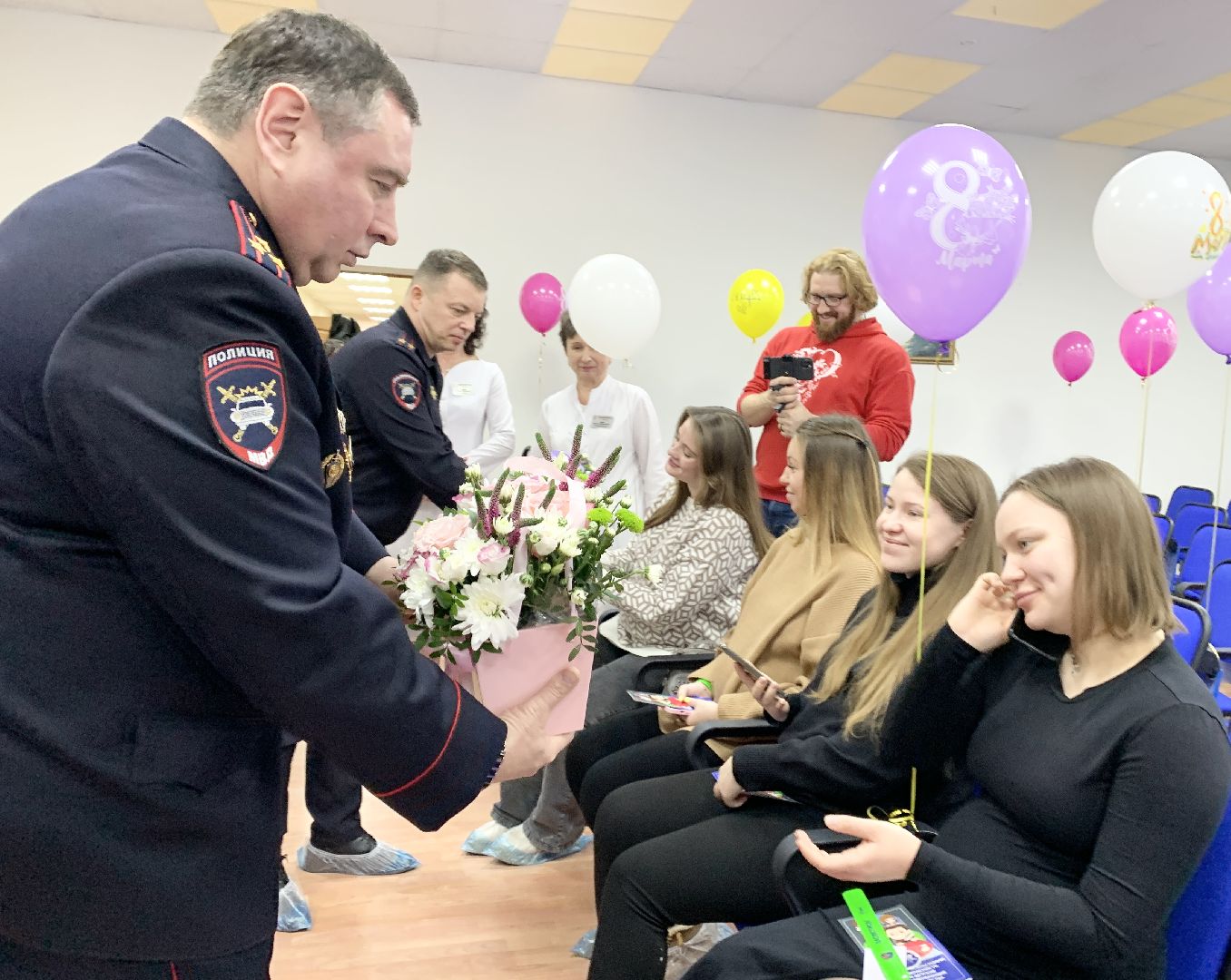 Балашиха, Подмосковье, Госавтоинспекция, 8 марта, Детские автокресла, безопасность детей,