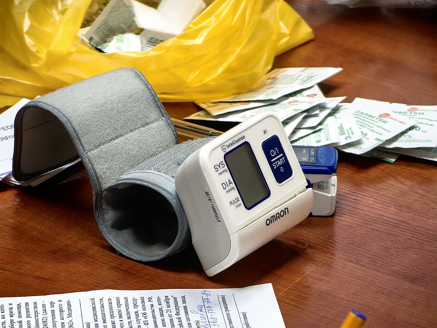 сотрудники, выездная обследование, анализ крови, давление,