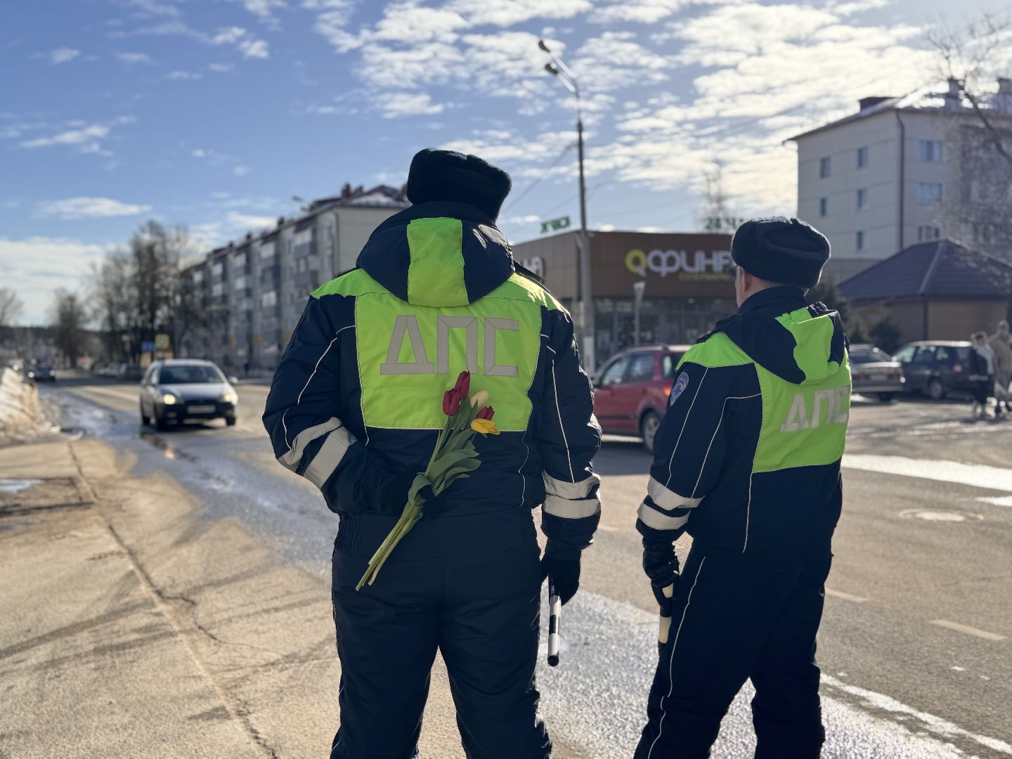 шаховская, букет для автоледи, госавтоинспекторы,