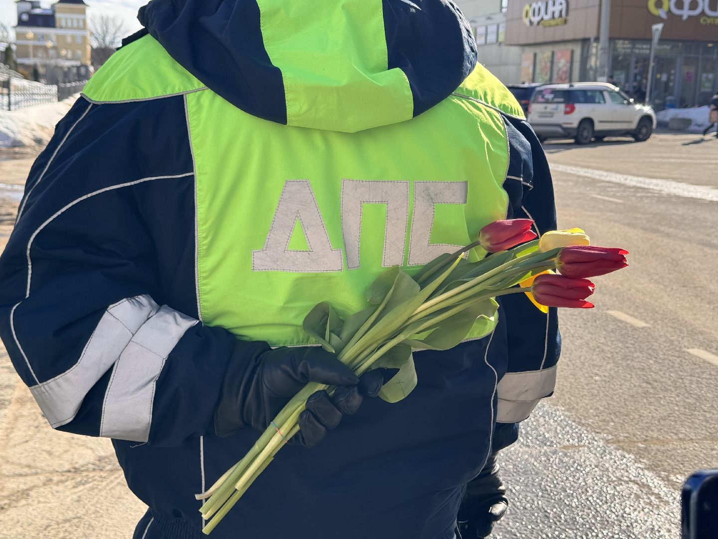 шаховская, букет для автоледи, госавтоинспекторы,