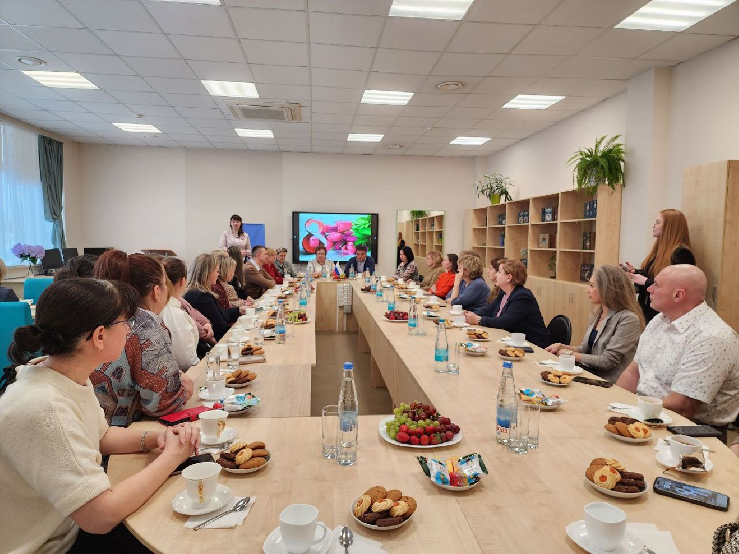 можайск, можайский городской округ, подмосковье, глава муниципалитета, встреча, женщины, многодетные мамы, активные жительницы, международный женский день, 8 марта, праздник,
