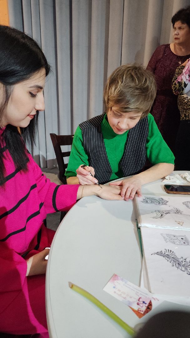 электросталь, мой город, жители города, праздник, 8 марта, концерт, дефиле, дефиле костюмов, депутат, депутат государственной думы, депутаты,