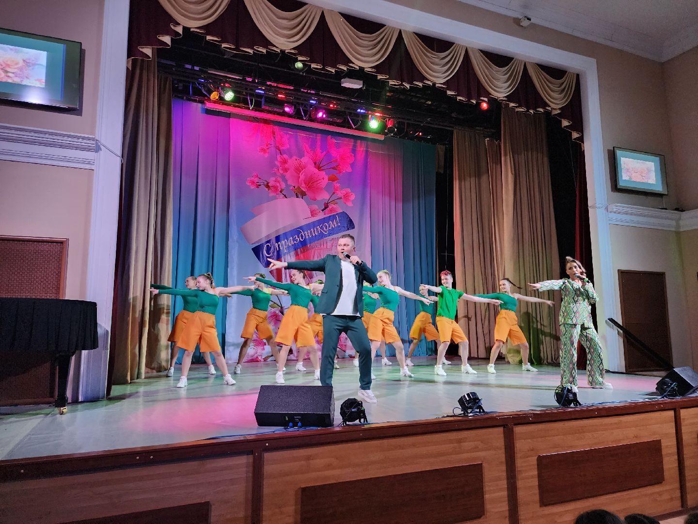 пушкино, концерт, 8 марта, ансамбль, музыка, поздравления,