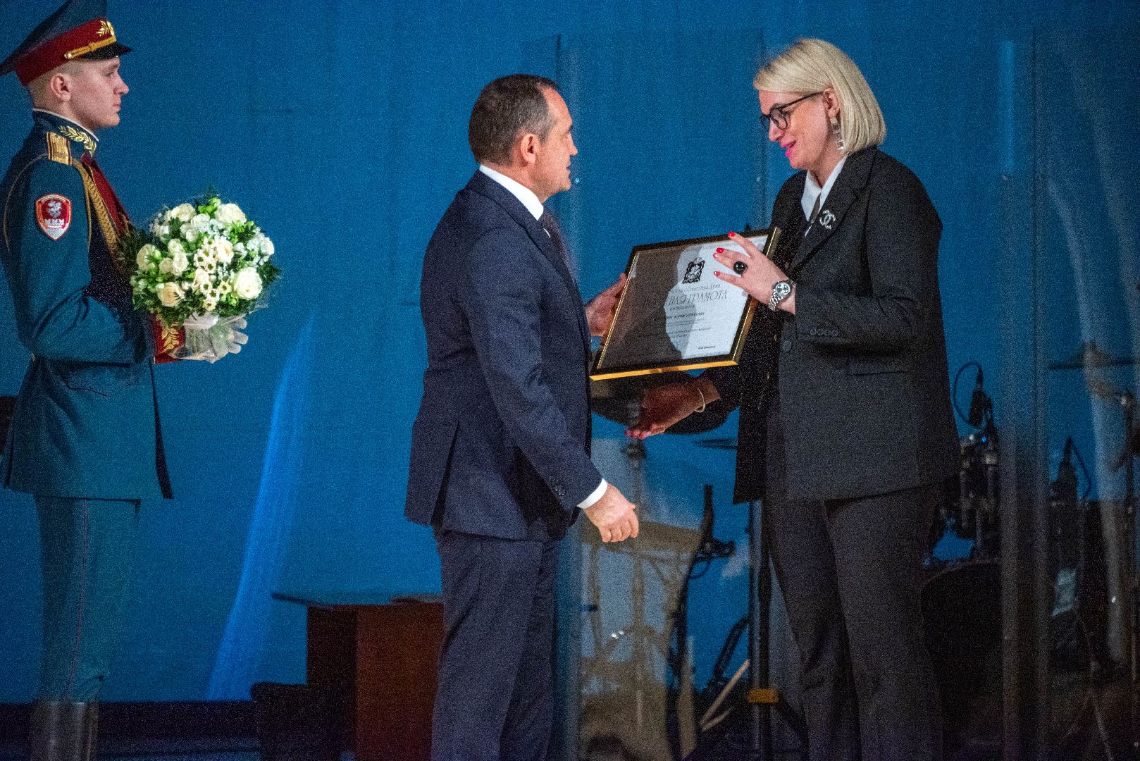 Реутов, ДК Мир, праздник, 8 Марта, награждение, женщины,