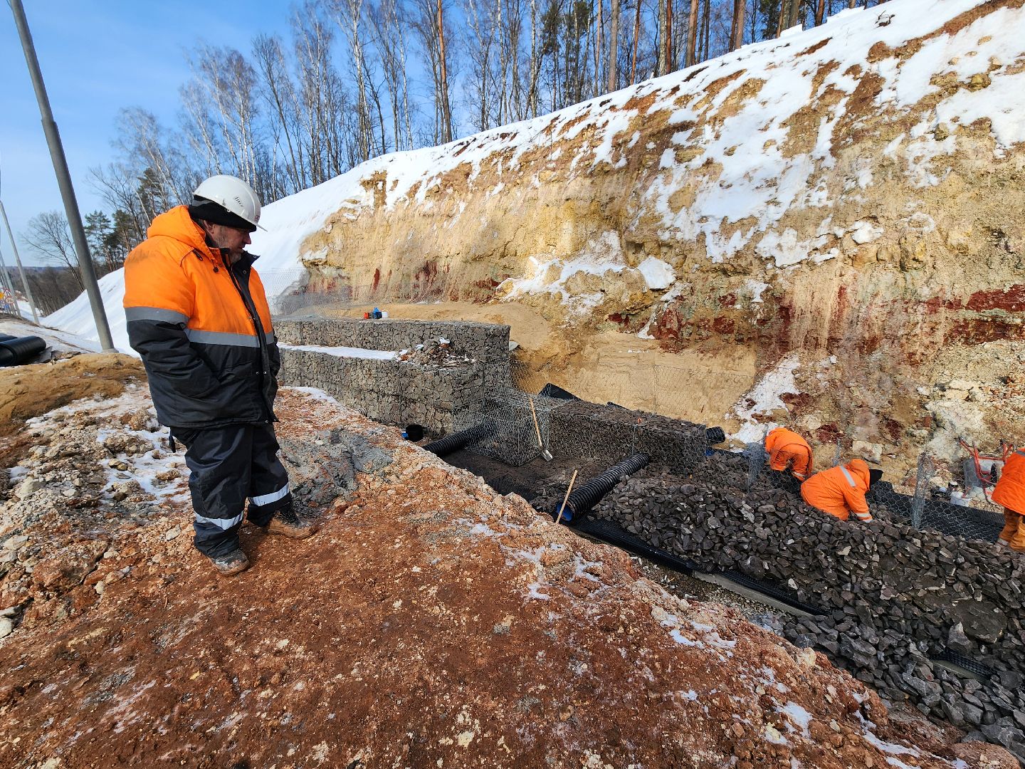 серпухов, строительство дорог, трасса А108, светофоры, габионы,