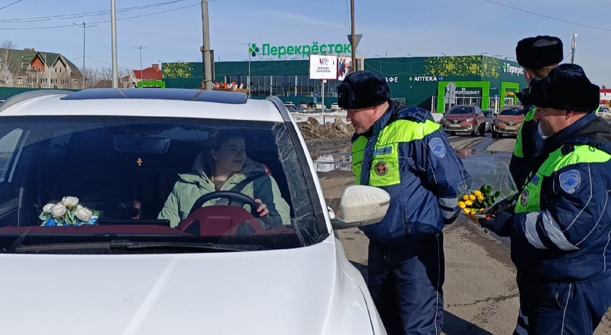 8 марта, Бронницы, Поздравления от ДПС, Сотрудники ГИБДД поздравляют с 8 марта,