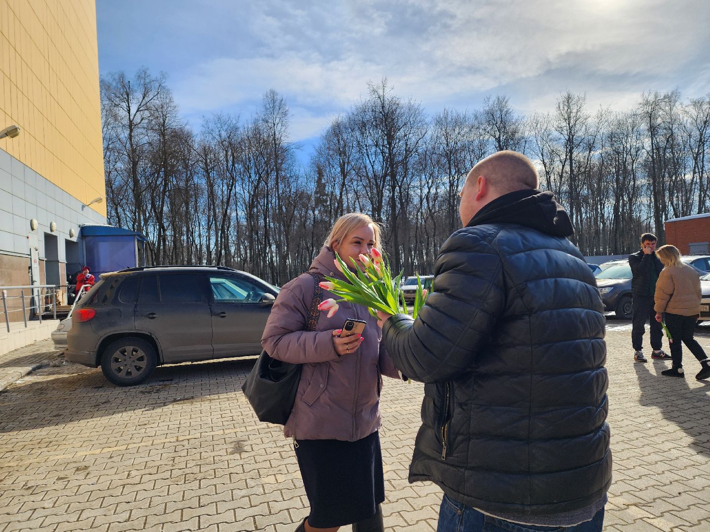 воскресенск, автомобиль, цветы, 8 марта, женщины, праздник,