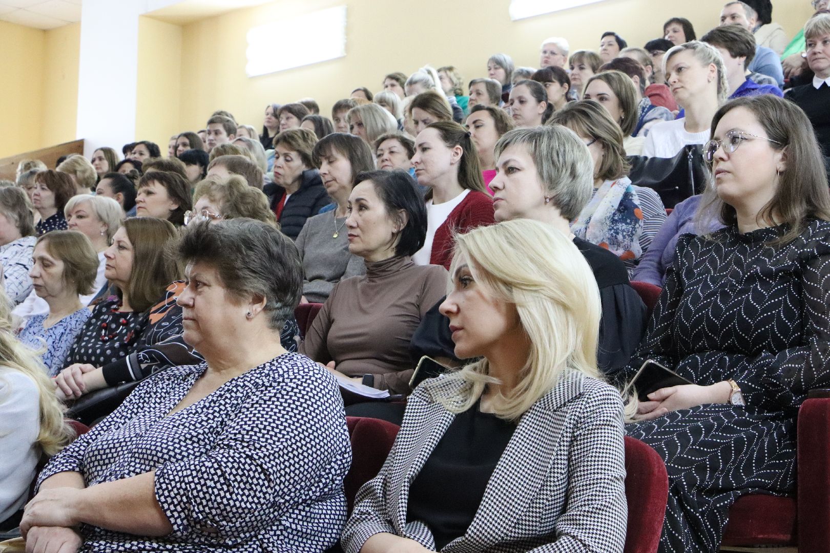 8 марта, жены участников сво, праздничный концерт, международный женский день,