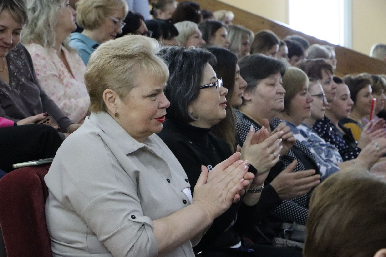 8 марта, жены участников сво, праздничный концерт, международный женский день,