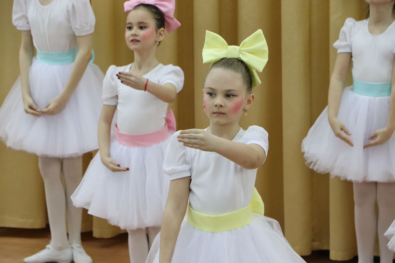 8 марта, жены участников сво, праздничный концерт, международный женский день,