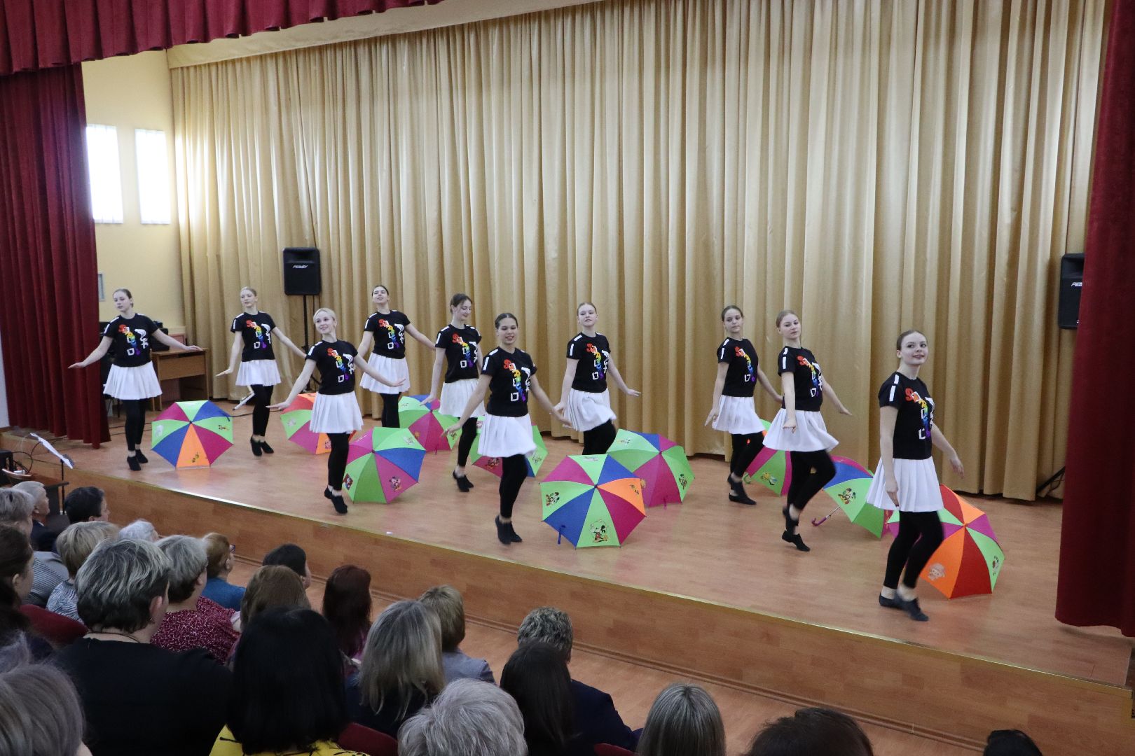 8 марта, жены участников сво, праздничный концерт, международный женский день,