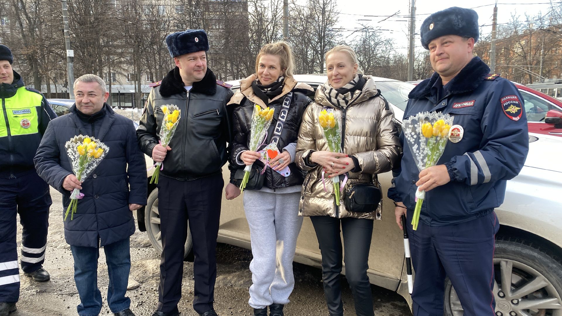 гибдд, цветочный рейд, ленинский городской округ, международный женский день, депутат городского округа,