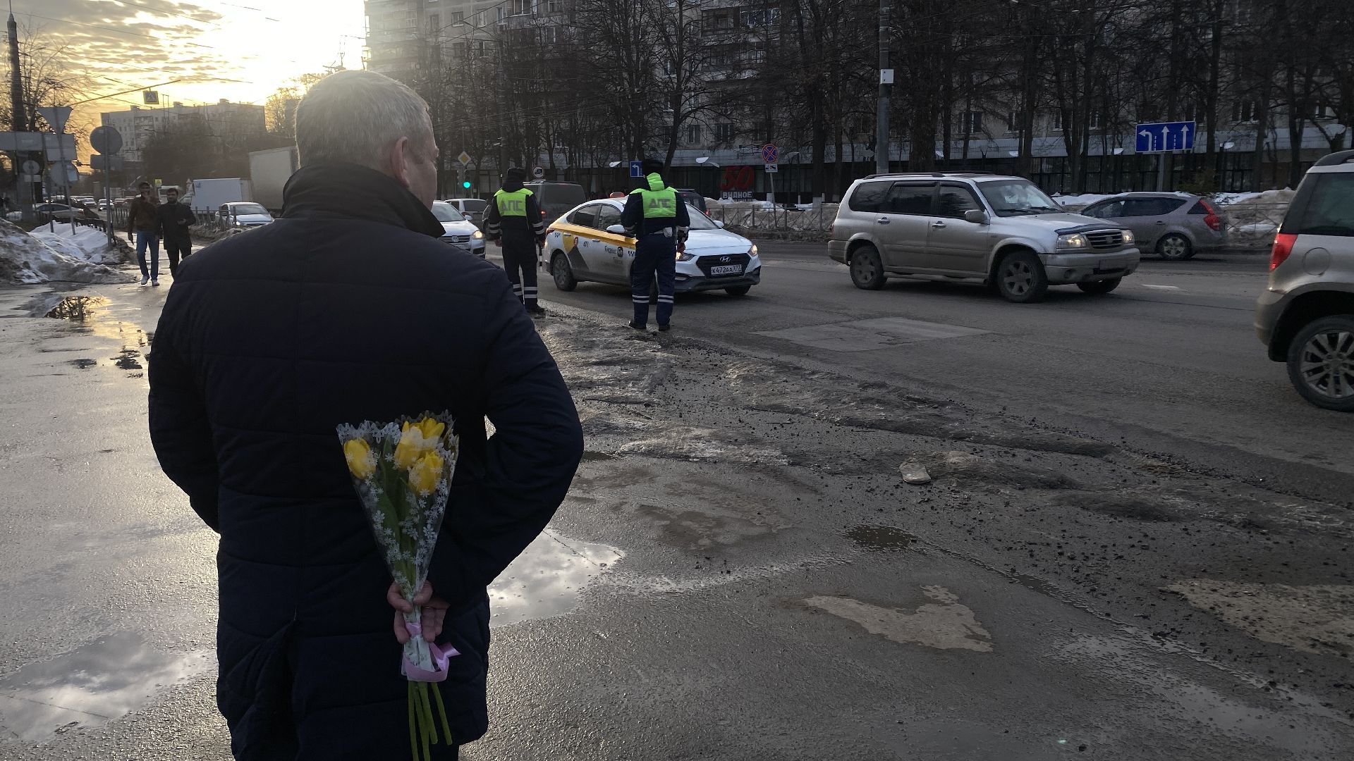 гибдд, цветочный рейд, ленинский городской округ, международный женский день, депутат городского округа,