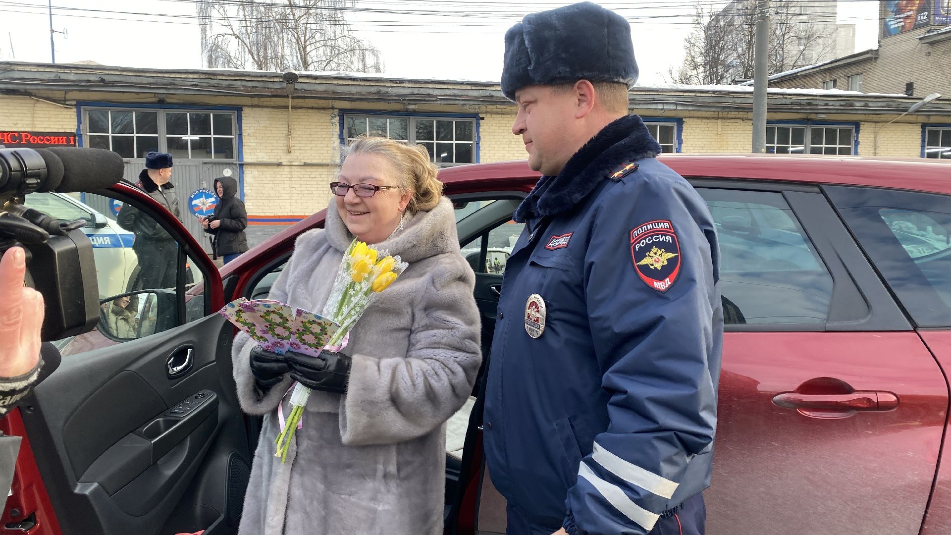 гибдд, цветочный рейд, ленинский городской округ, международный женский день, депутат городского округа,