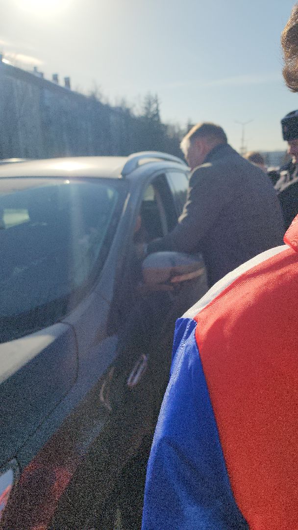 акция, борис аубакиров, Цветы для автоледи, Алексей Семиглядов, молодая гвардия, тюльпаны, 8 марта,