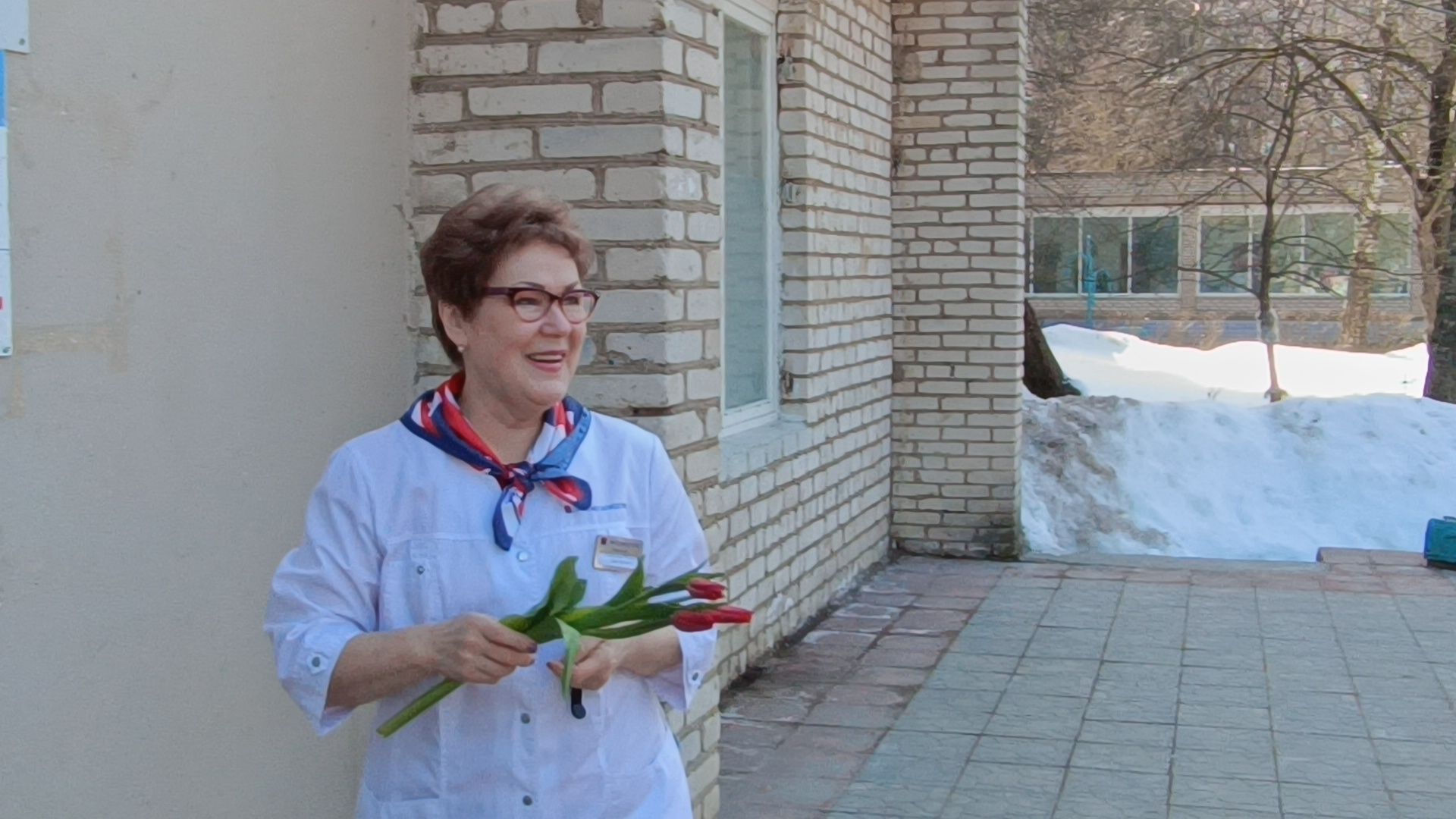 8 марта, молодая гвардия, лобня, тюльпаны,