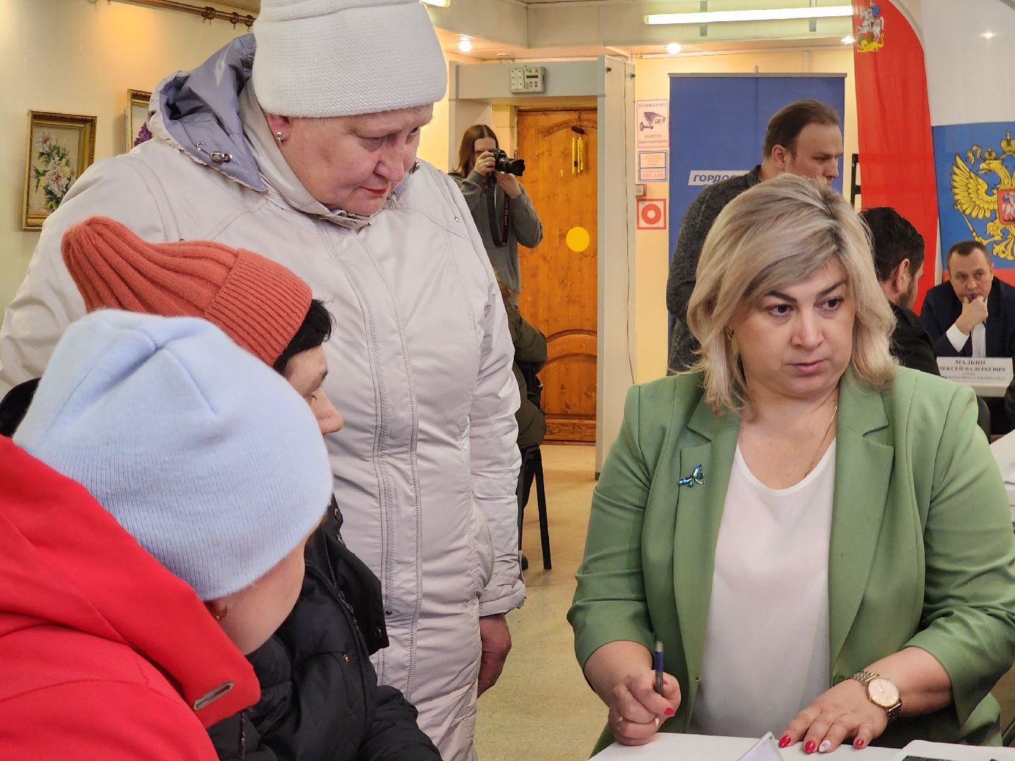 воскресенск, выездная администрация, жители, вопросы, дороги,