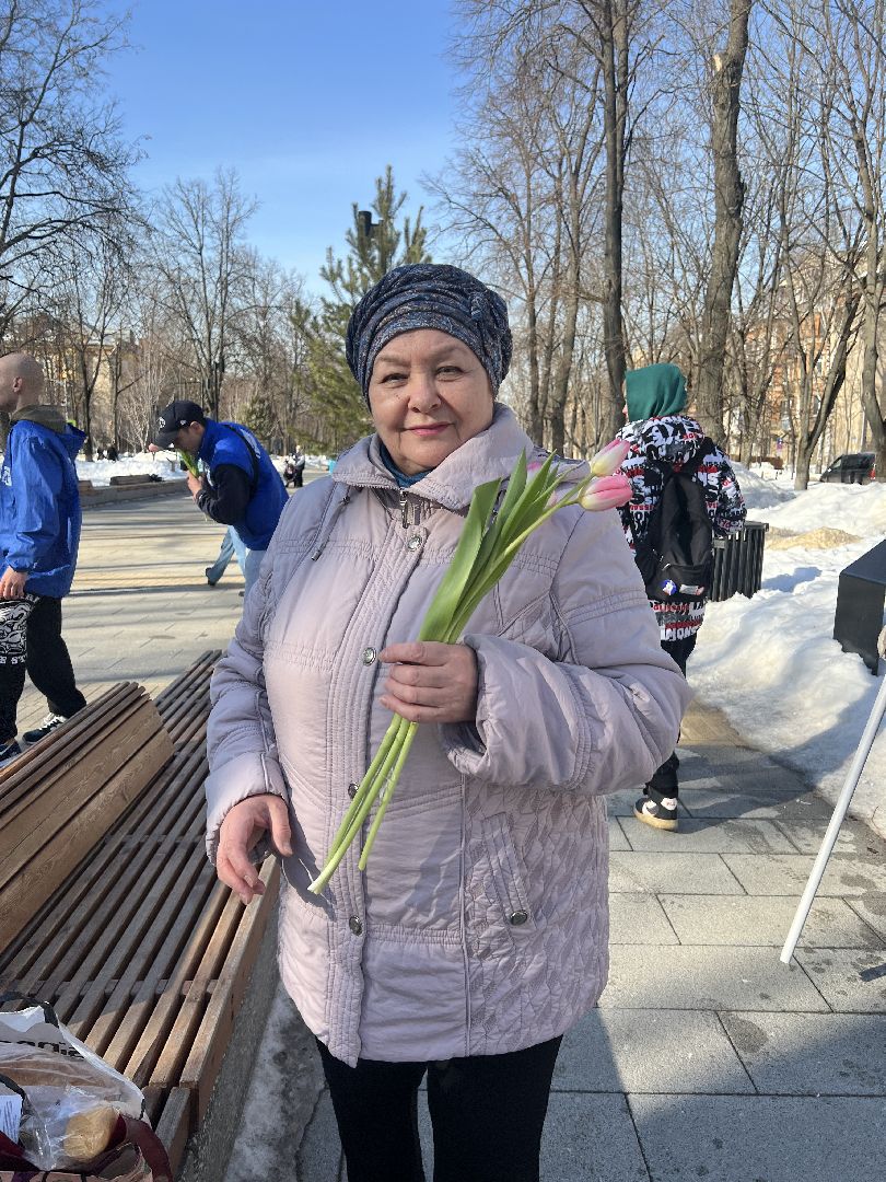 поздравления, 8 марта, праздничное шествие, подарки, цветы, тюльпаны, Жуковский,