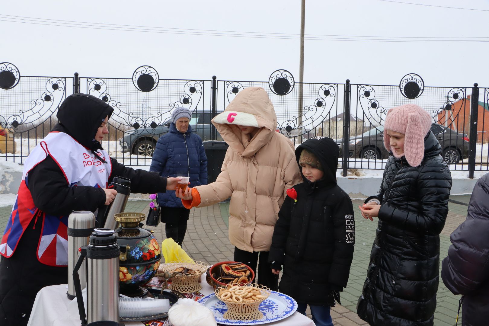 8 марта, парк Серебряный, Серебряыне Пруды, Международный женсий день, Весна цветы и комплименты,