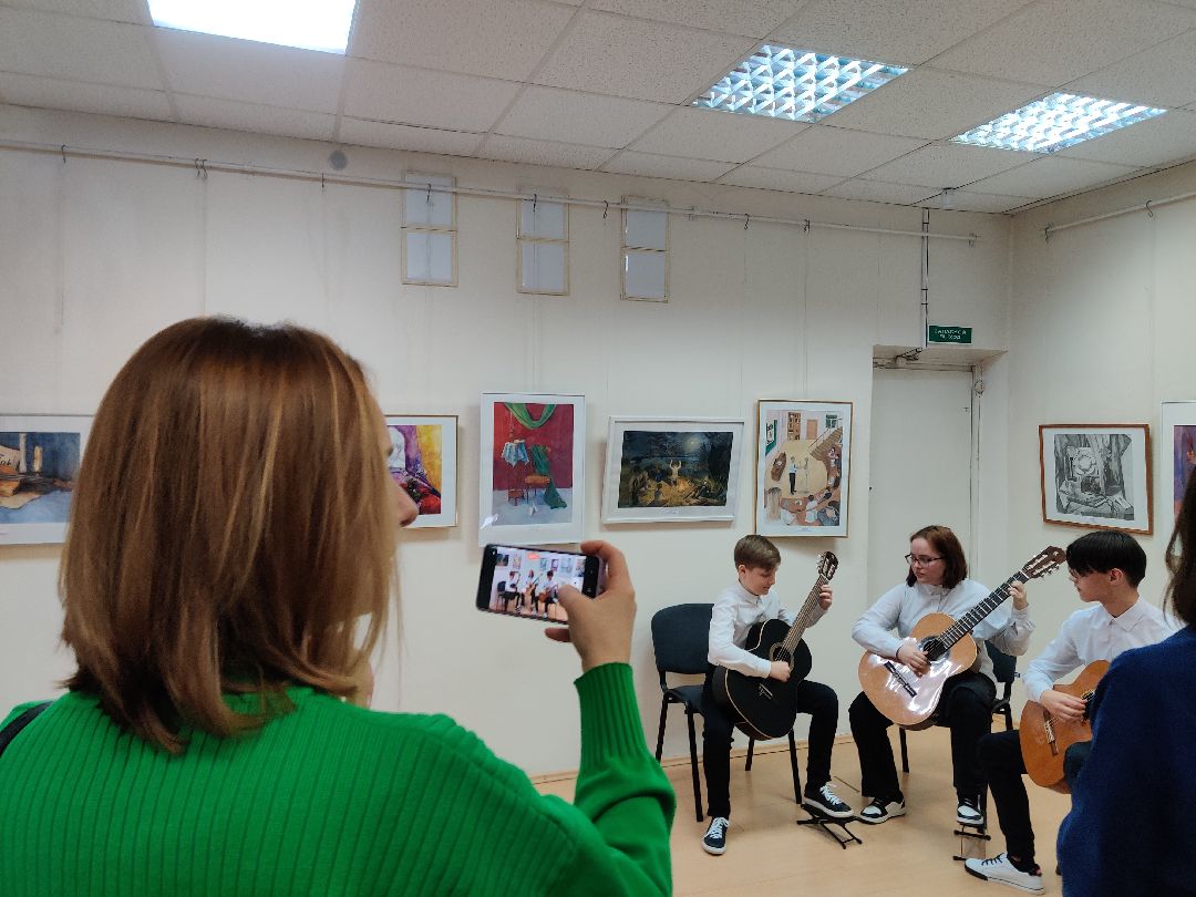 Красноармейск, дипломные рисунки, выставка, картинная галерея, детская школа искусств