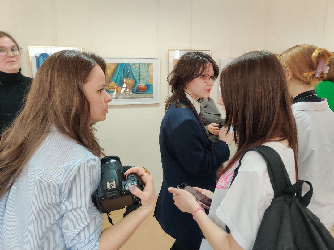 Красноармейск, дипломные рисунки, выставка, картинная галерея, детская школа искусств