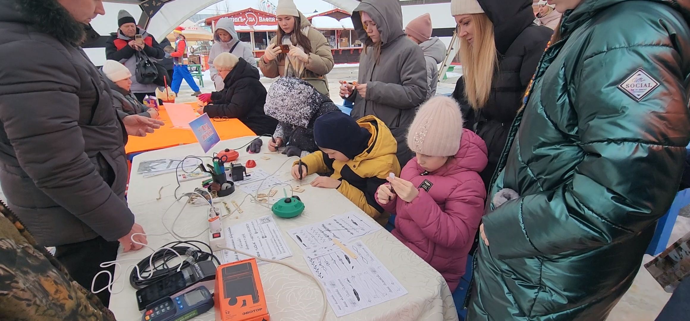 Коломна, 8 марта, международный женский день, весна цветы и комплименты,