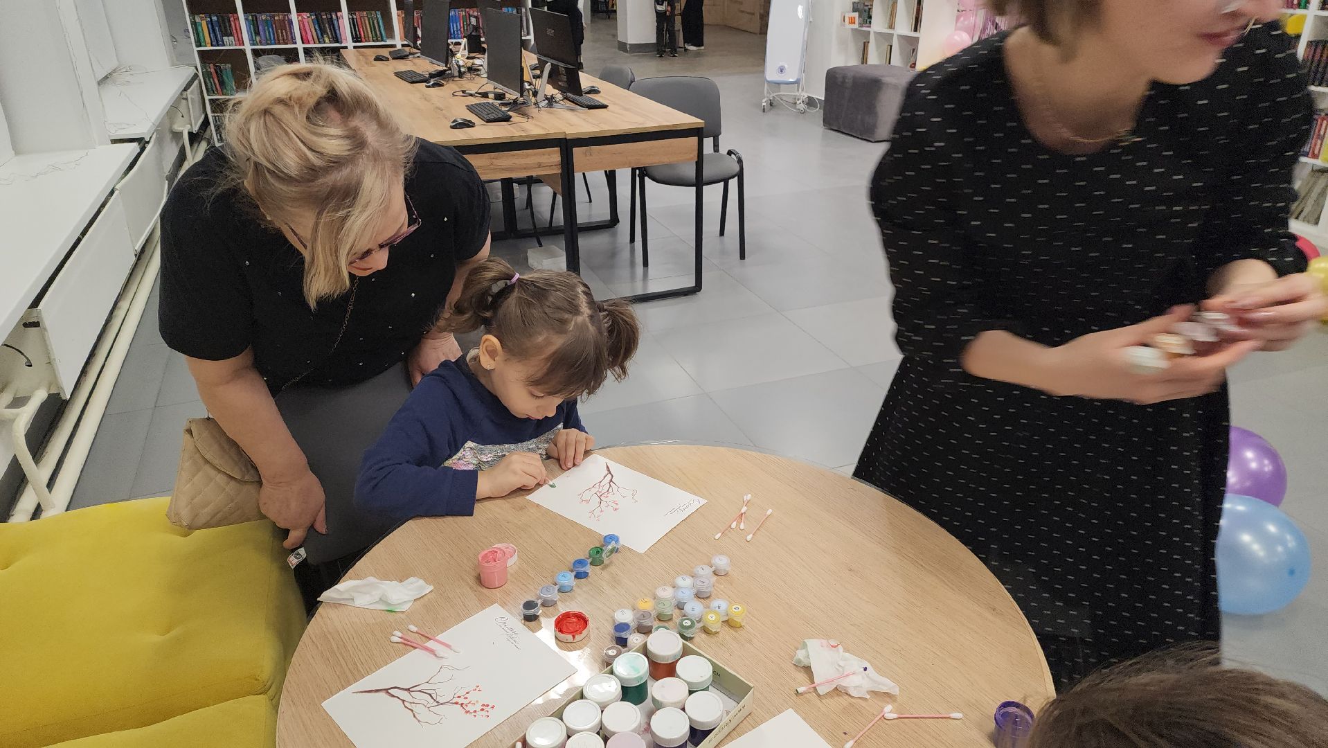 шатура, сакура, пуантилизм, мастер-класс по рисованию, культура, культура подмосковья, городской округ культура, творчество, библиотекарь,