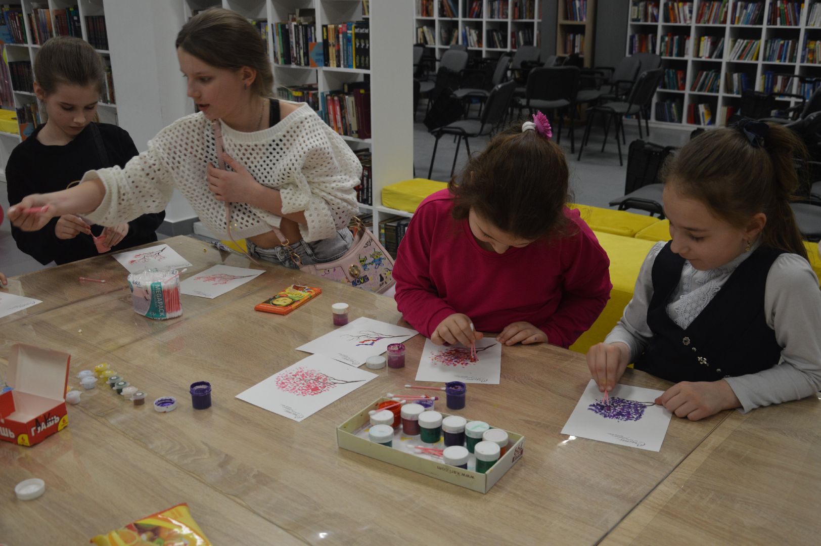 шатура, сакура, пуантилизм, мастер-класс по рисованию, культура, культура подмосковья, городской округ культура, творчество, библиотекарь,