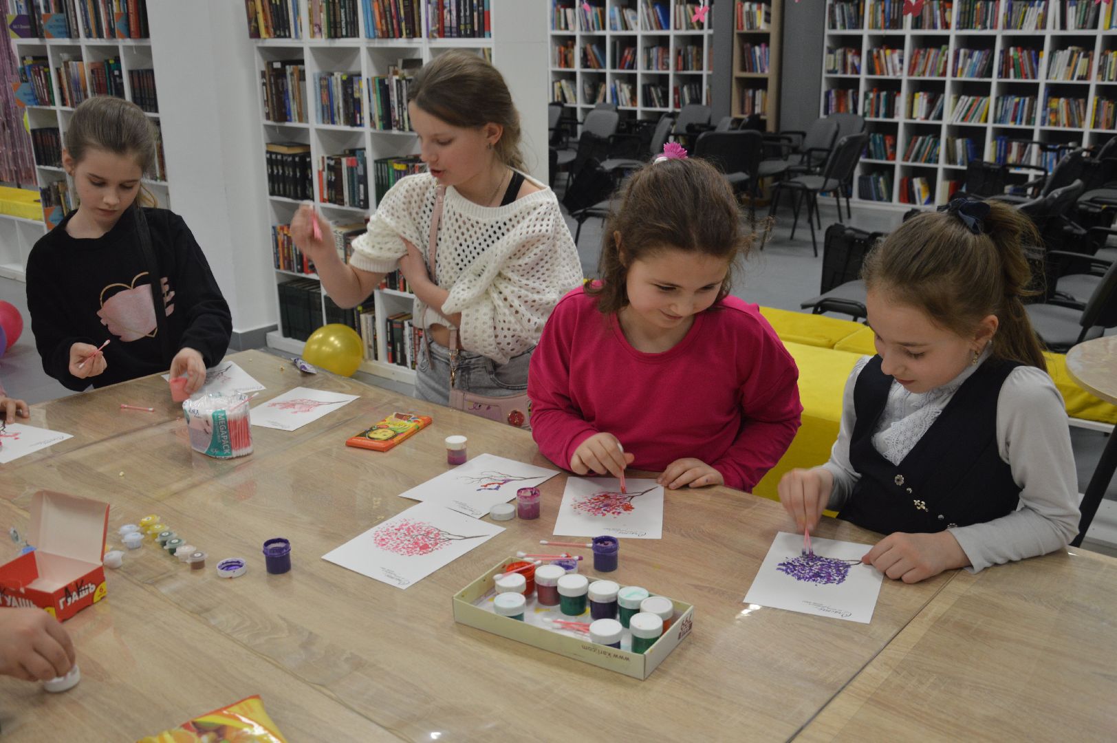 шатура, сакура, пуантилизм, мастер-класс по рисованию, культура, культура подмосковья, городской округ культура, творчество, библиотекарь,