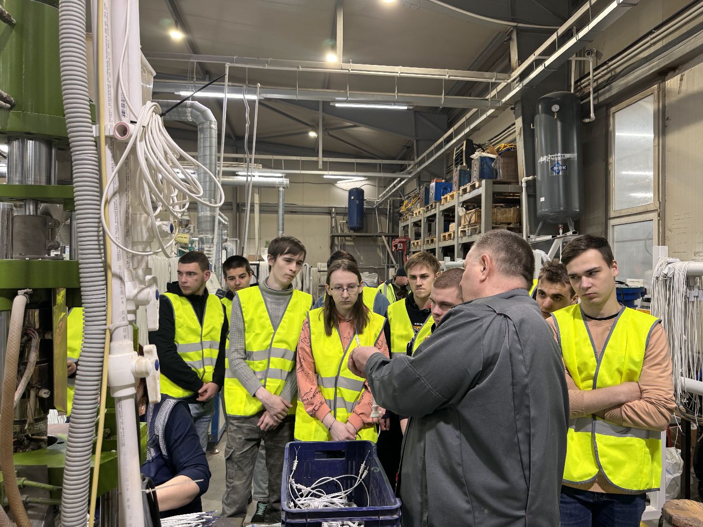 шаховская, завод, экскурсия, студенты,