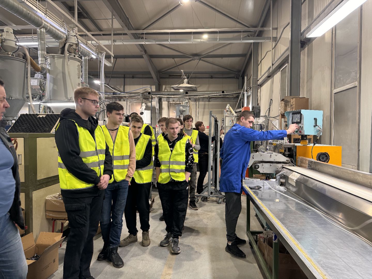 шаховская, завод, экскурсия, студенты,