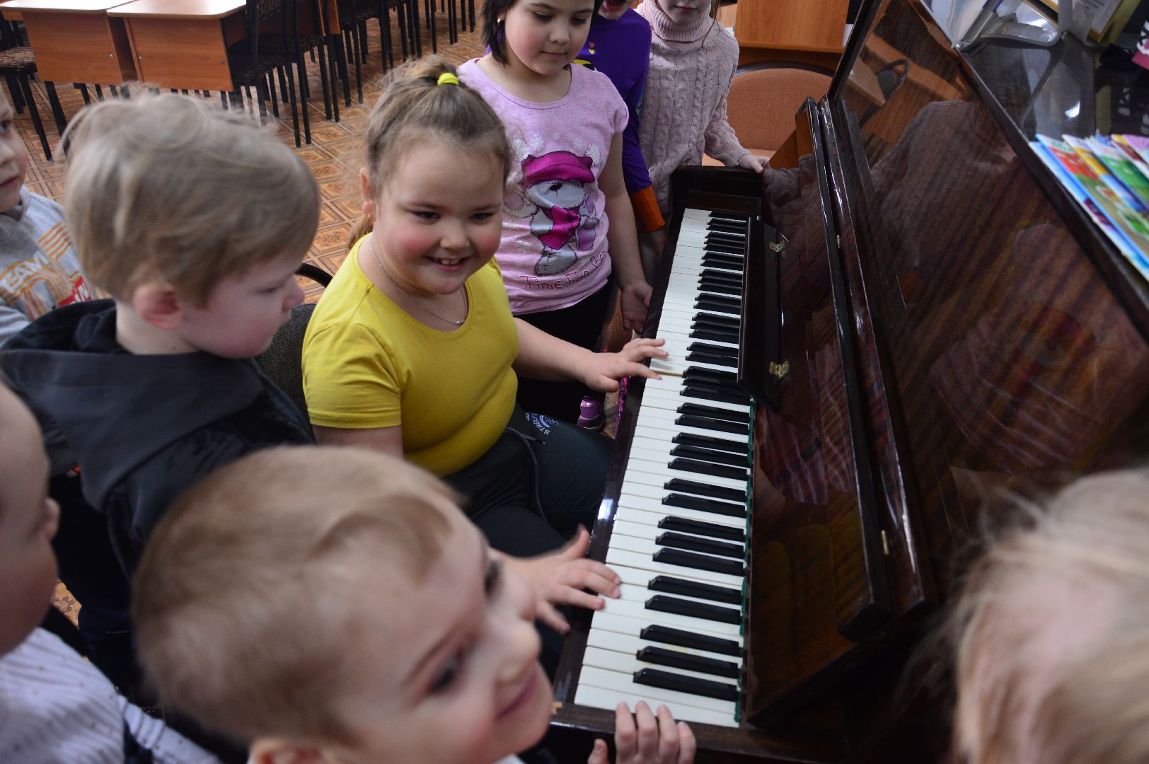 шатура, библиотека, юрий гагарин, первый космонавт, юбилей, культура, культура подмосковья, городской округ культура,игра на рояле,