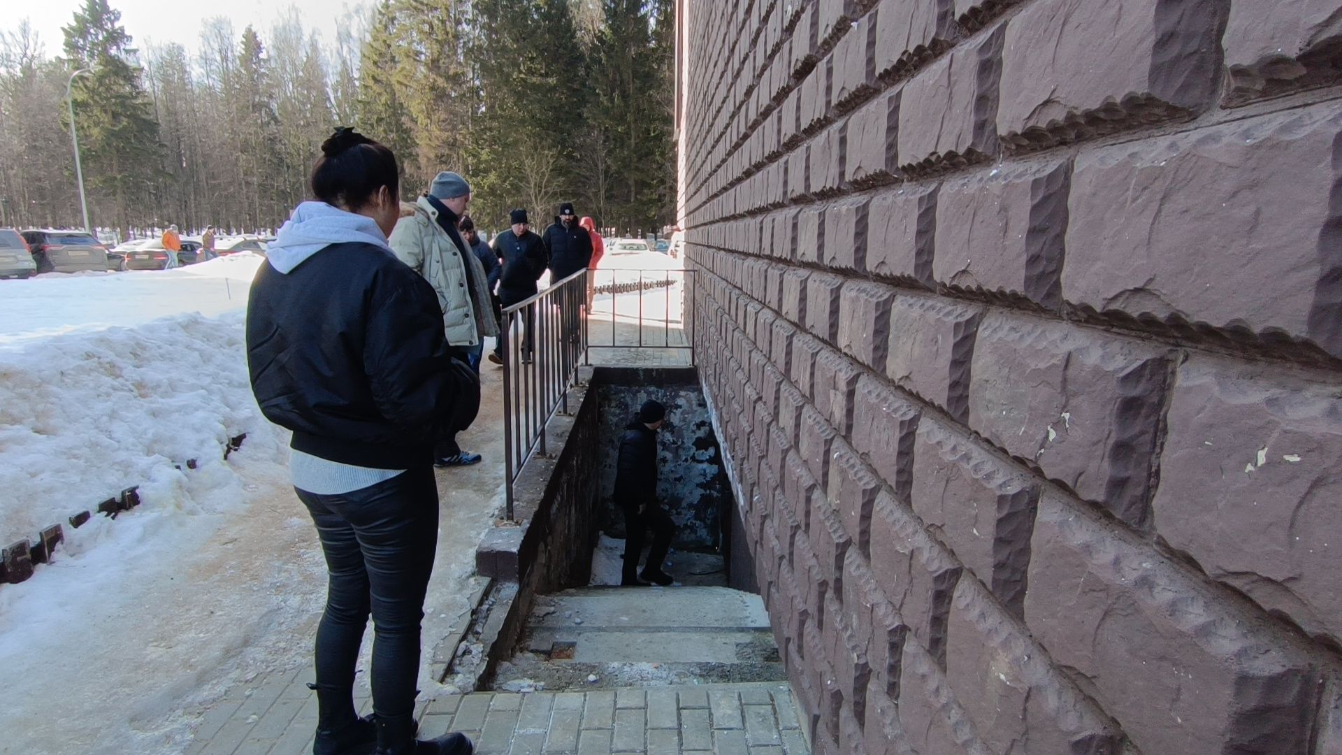 лобня, детская площадка, уборка льда,