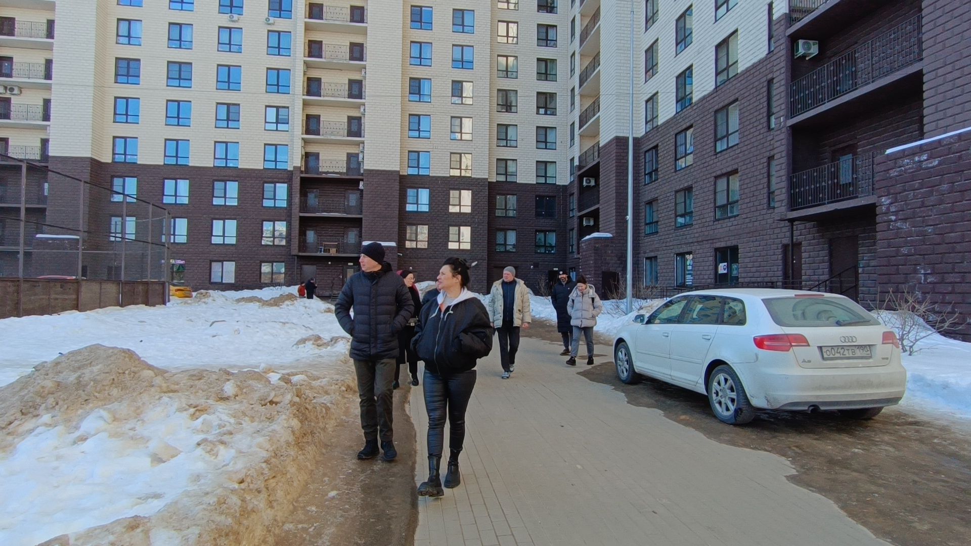 лобня, детская площадка, уборка льда,