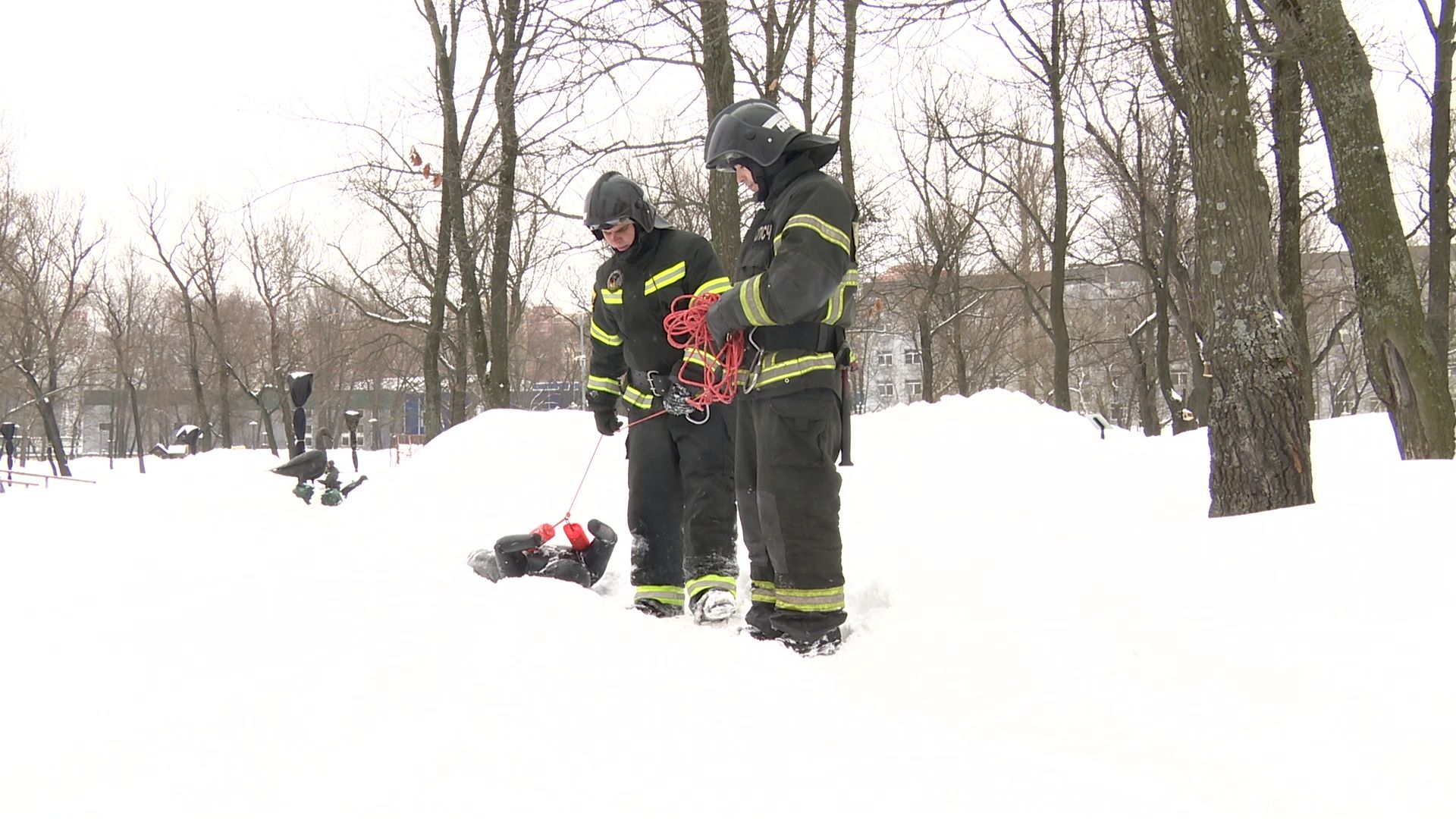 Реутов, МЧС, спасение утопающих, полынья, опасный лед, вода,
