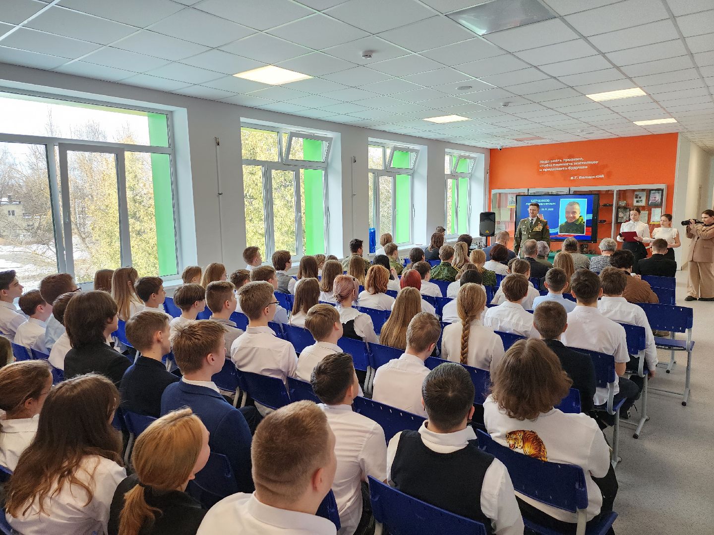 серпухов, подмосковье, парта героя, школа 13, герой сво, специальная операция, специальная военная операция, сво,