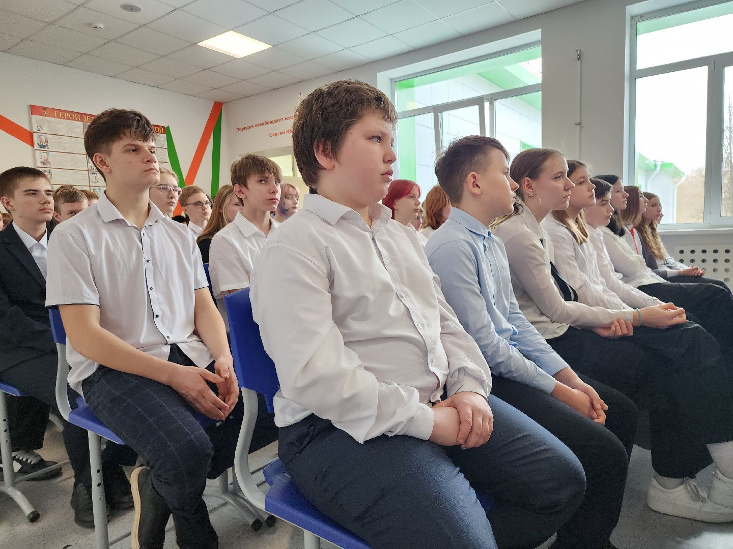 серпухов, подмосковье, парта героя, школа 13, герой сво, специальная операция, специальная военная операция, сво,